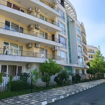 Апартамент Luxury Opposite Kakao Слънчев бряг
